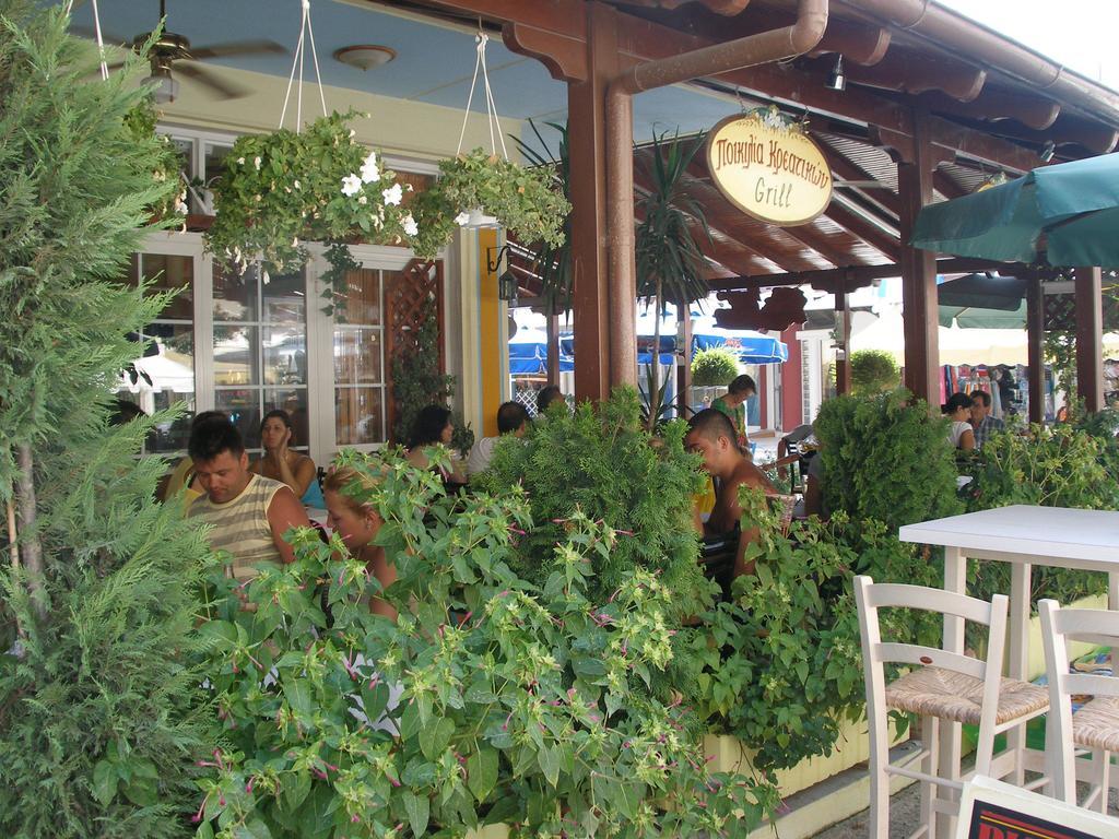 Hotel White Rose Beach Olympiakí Aktí الغرفة الصورة