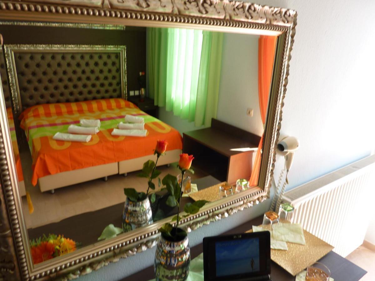 Hotel White Rose Beach Olympiakí Aktí الغرفة الصورة